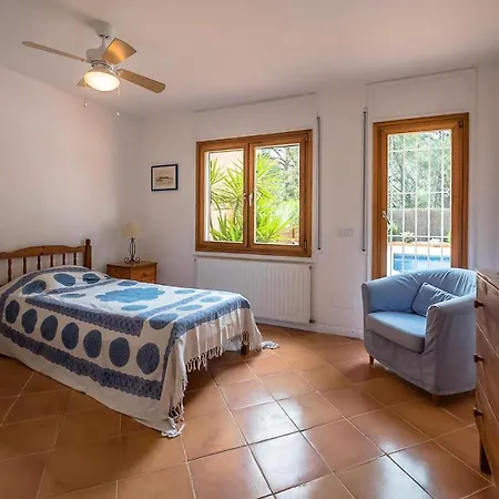 T-8 9pax Holiday home